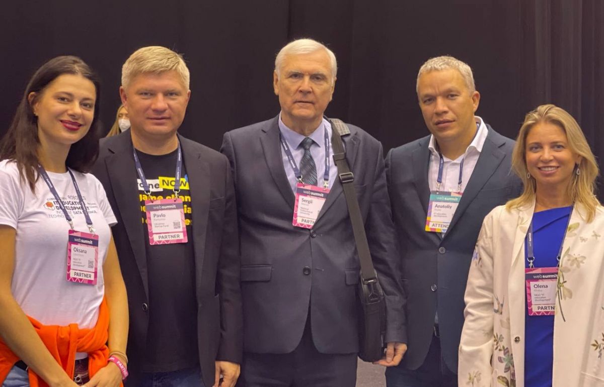Зліва направо: Оксана Льовочкіна, Павло Карташов, Сергій Теленик, Анатолій Бойко, Олена Халус