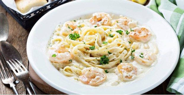 Паста с креветками. Фото: foodnetwork.com