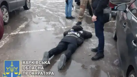 Задержание вымогавших 65 тыс. долларов несуществующего долга. Фото: прокуратура
