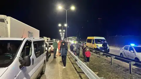 Очередь в пункте пропуска "Рава-Русская". Фото: Facebook
