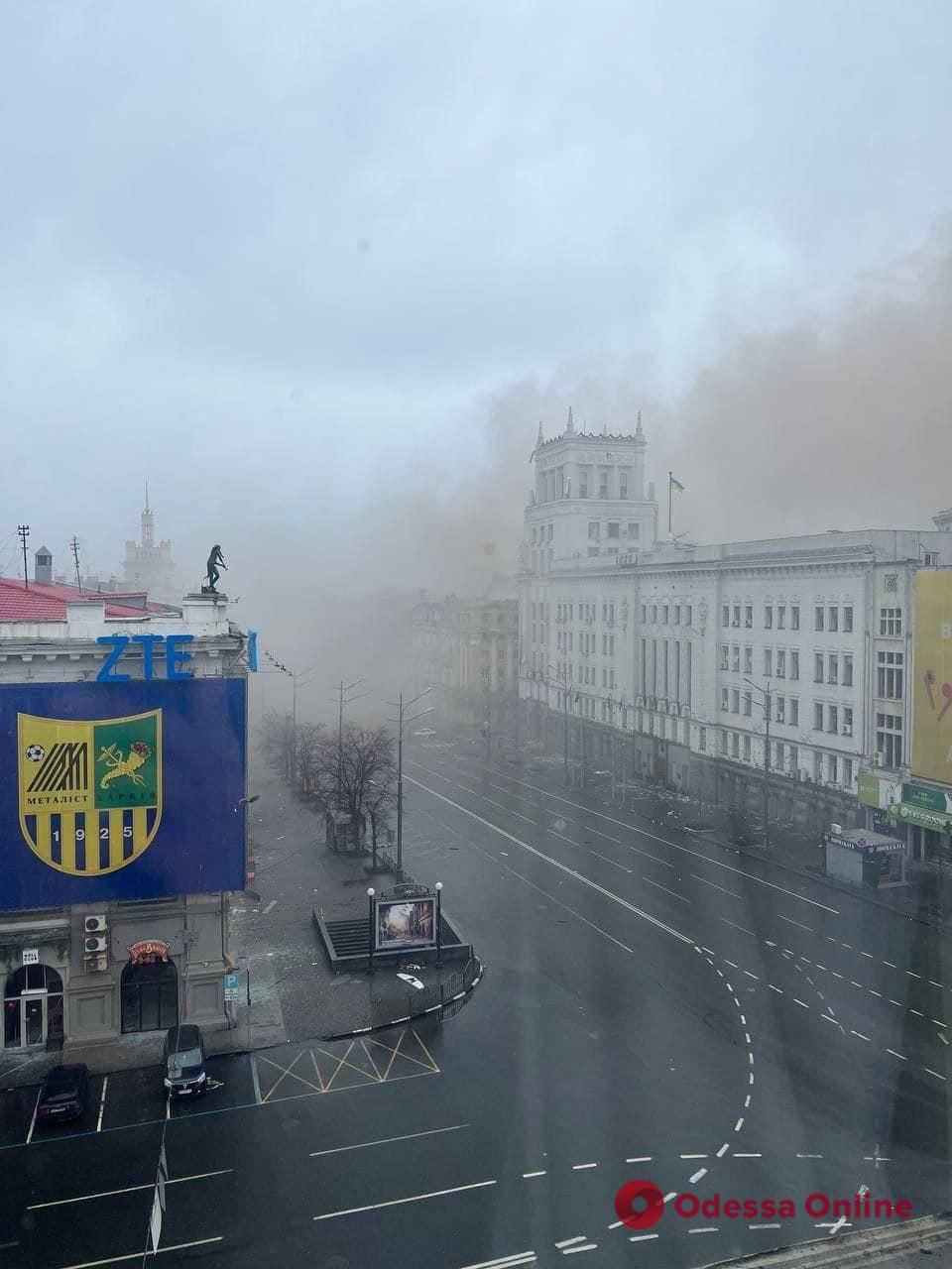 Ракетний обстріл Росією Харківської міськради.  Фото: odessa.online