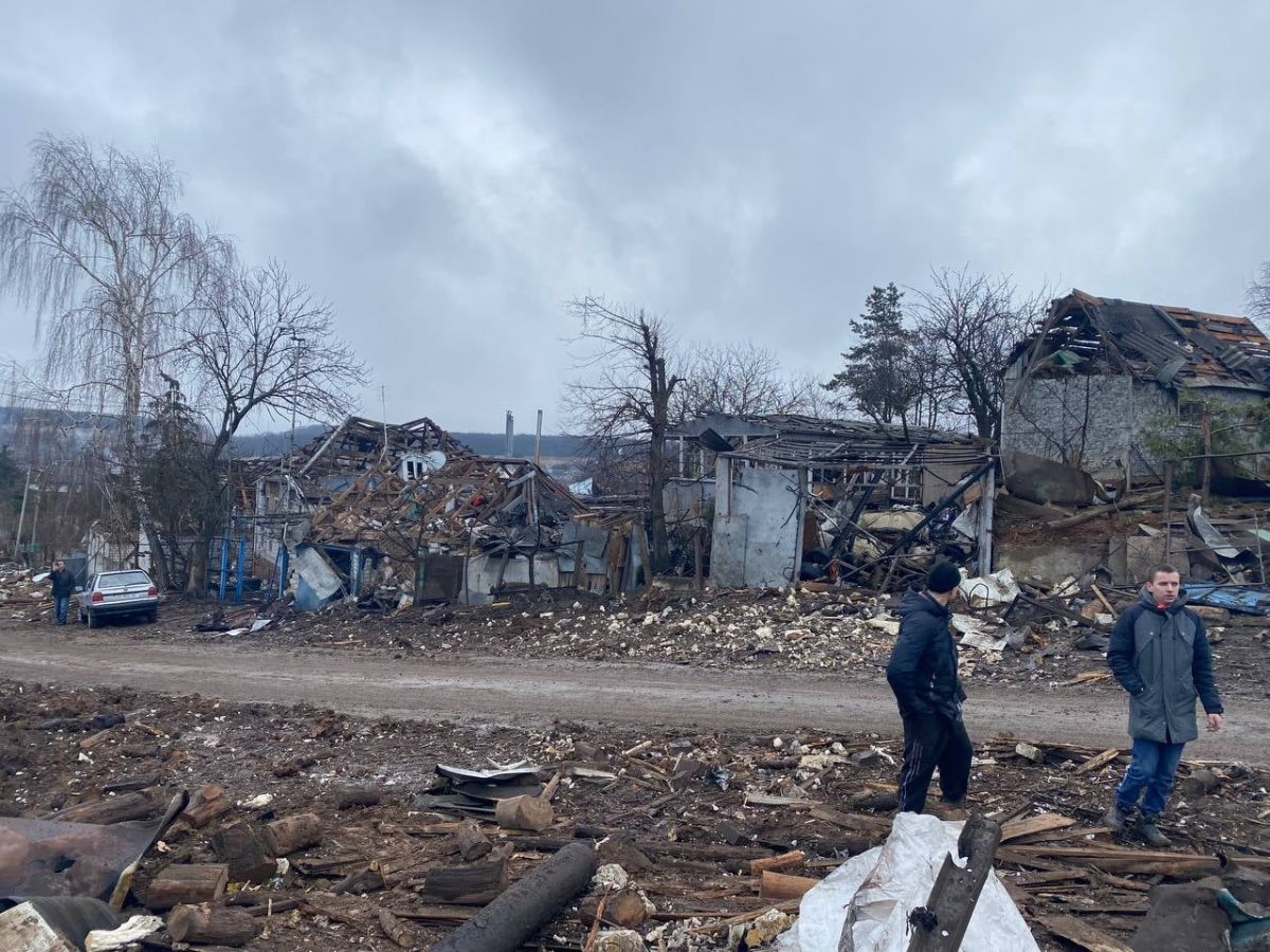 Наслідки обстрілу у Харкові.  Фото: ДержНС у Харківській області