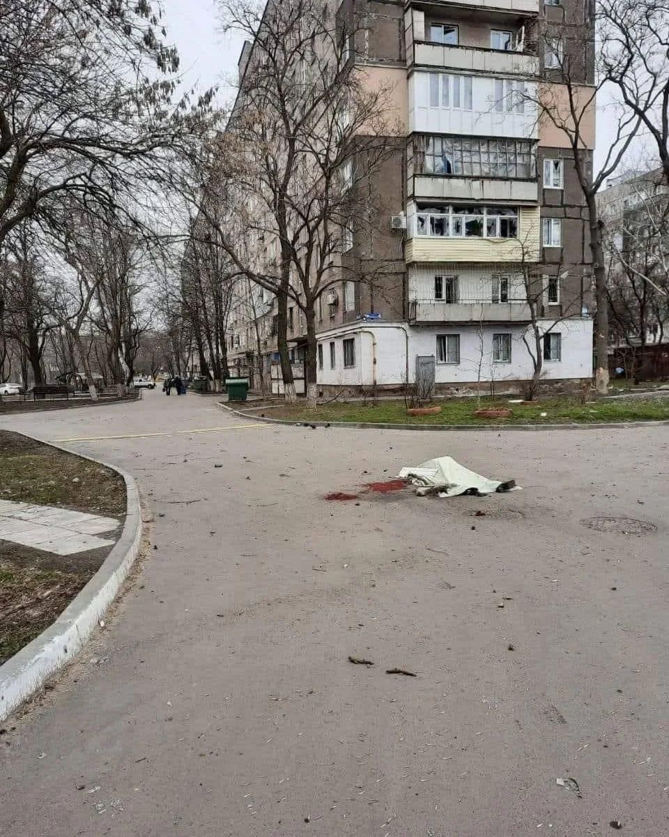 Последствия обстрела Мариуполя. Фото: пресс-служба МВД