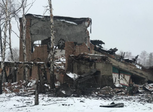 Последствия очередного обстрела Ахтырки российскими оккупантами. Фото: Суспільне Суми