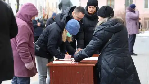 Депутати міських та обласних рад закликають НАТО негайно закрити небо над Україною