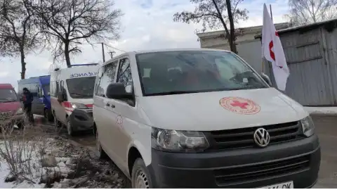 Уже в безпеці: завершились два перших етапи евакуації людей із Сум