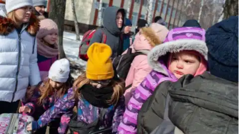 Триває евакуація у Сумській та Київській областях, колона з автобусами вирушила і до Маріуполя – ОП