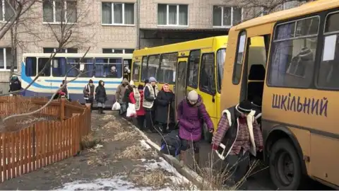 З Оскільського психоневрологічного інтернату, знищеного ворогом, евакуюють близько 300 чоловік – ОП