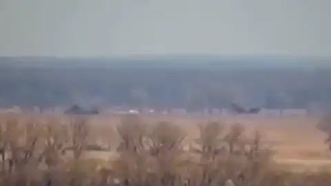 Под Киевом украинские военные уничтожили колонну техники оккупантов. Опубликовано видео