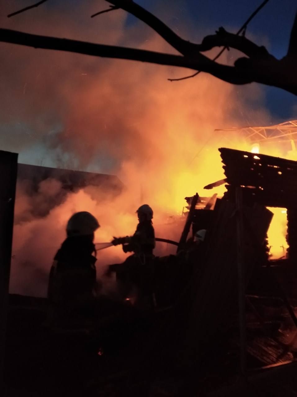 У Києві обстріляли приватний сектор  Фото: ДержНС