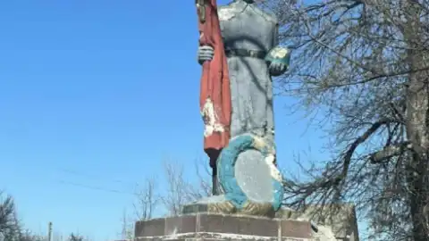 Росіяни у Торецьку розтрощили братську могилу часів Другої світової війни – Кириленко