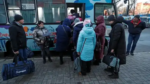 Жителів Маріуполя масово вивозять до Росії, під незаконну депортацію потрапили 15 тис. маріупольців