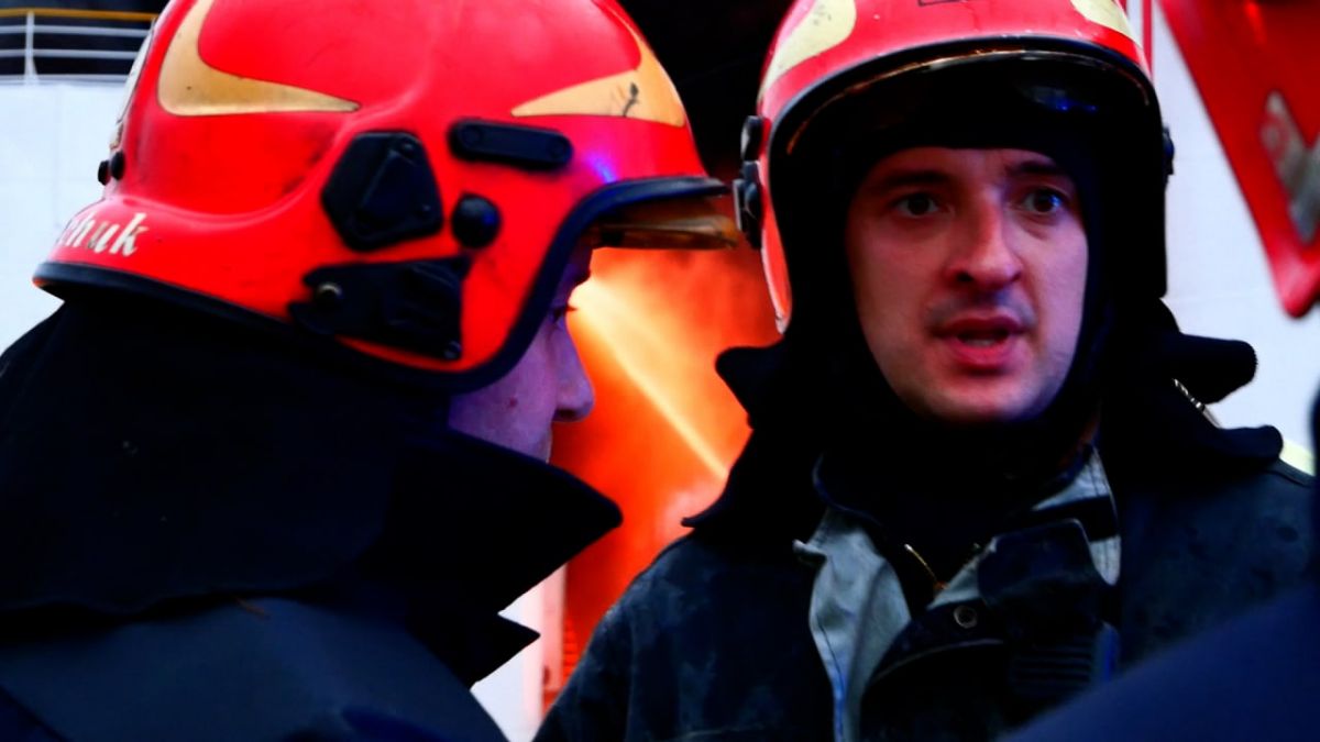 Пожар на нефтебазе во Львове. Фото: ГосЧС