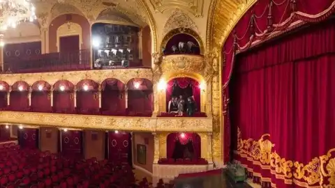 Театр. Иллюстрация из открытых источников