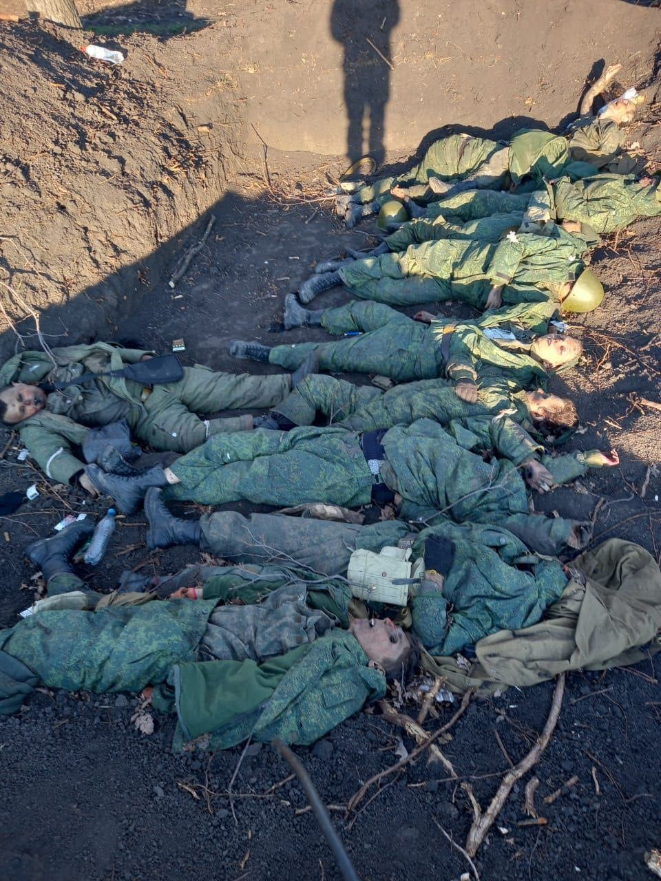 Братская могила российских военных. Фото: Стратком ВСУ