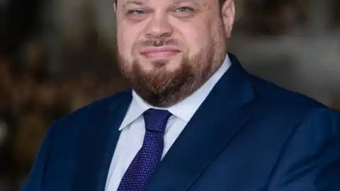 Депутатам сократили выплаты на время войны. Сколько зарабатывает руководство ВРУ
