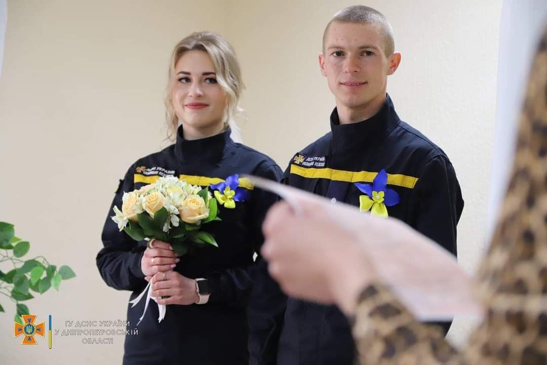 Весілля рятувальників.  Фото: ДержНС