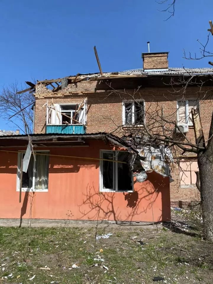 Последствия обстрелов. Фото: facebook/slava.yoga Последствия обстрелов. Фото: facebook/slava.yoga
