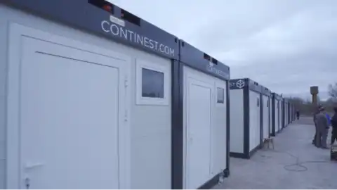 В ОП показали, як виглядають перші модульні будинки для рятувальників у Бородянці. ВІДЕО