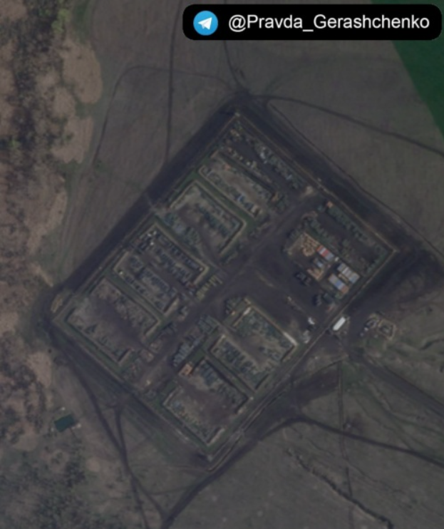 Спутниковые снимки, Россия стягивает войска к границе с Украиной на востоке