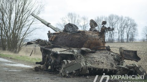 Сгоревший танк