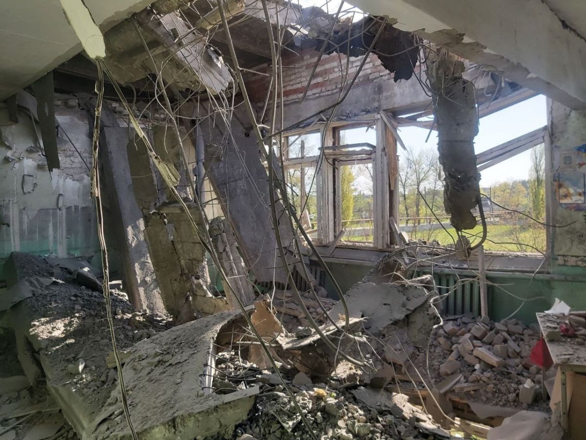 Российские войска обстреляли жилой квартал Доброполья. Фото: Telegram / Павел Кириленко