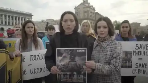 Родные защитников Мариуполя просят Зеленского обратиться в ООН для эвакуации с "Азовстали"