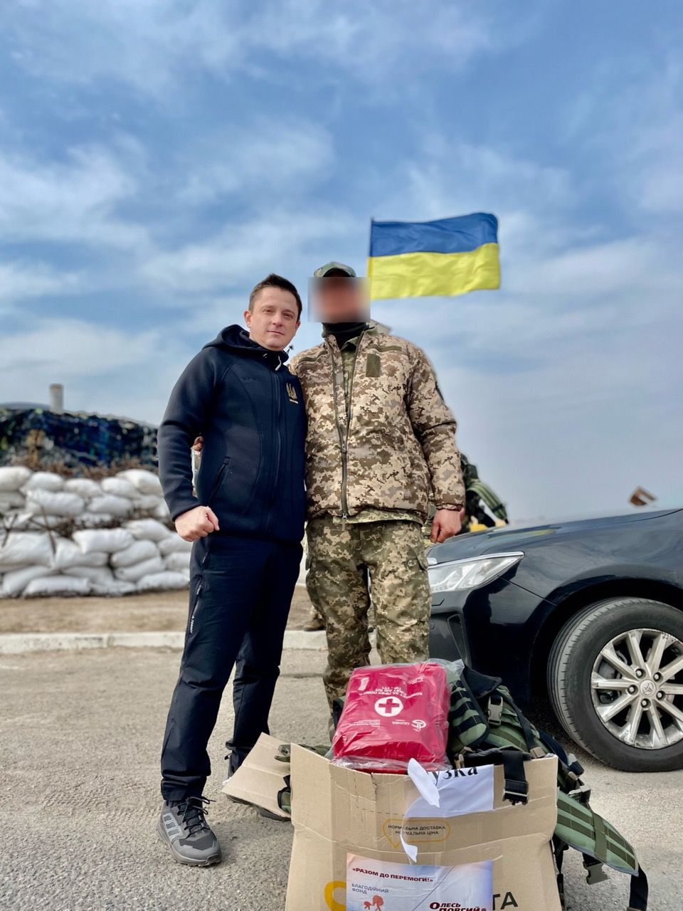 Разгрузки, оптика и аптечки и переданы военным на блокпосты Александровщины