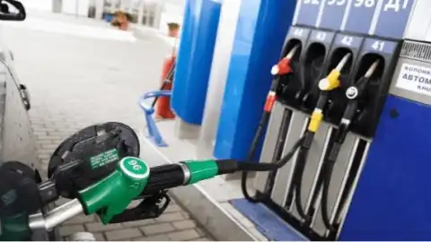Польща напрацює механізм страхування транспорту для ввезення пального до України