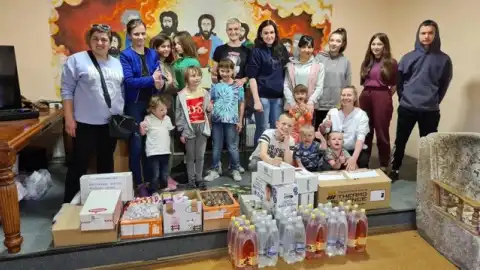 Волонтеры передали ВСУ и переселенцам "скорые помощи", бойлеры и продукты, - Палатный