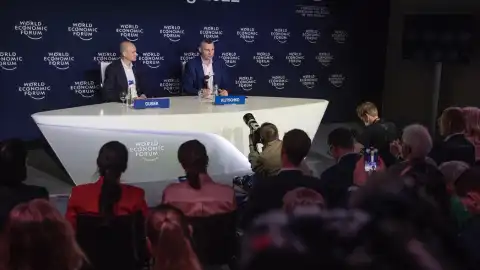 Кличко в Давосе пообщался с представителями иностранных медиа - призвал быть с Украиной и верить в Украину