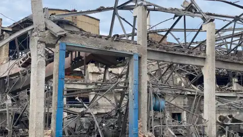 Разрушения на ДВРЗ. Фото: Сергей Лещенко