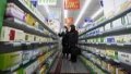 Market regulation officials check medicine information at a drugstore in Yinchuan, northwest China's Ningxia Hui Autonomous Region. Photo by Xinhua/Feng Kaihua.