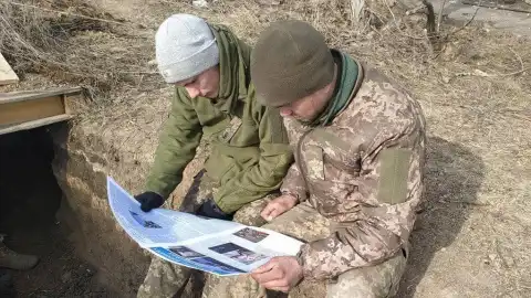 Газета на фронте. Фото: НСЖУ.
