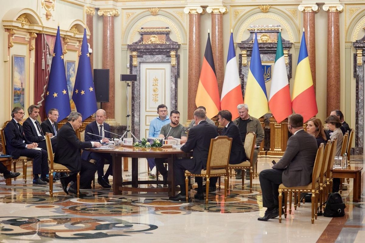 Переговоры Зеленского и лидеров Германии, Франции, Италии и Румынии на Банковой.