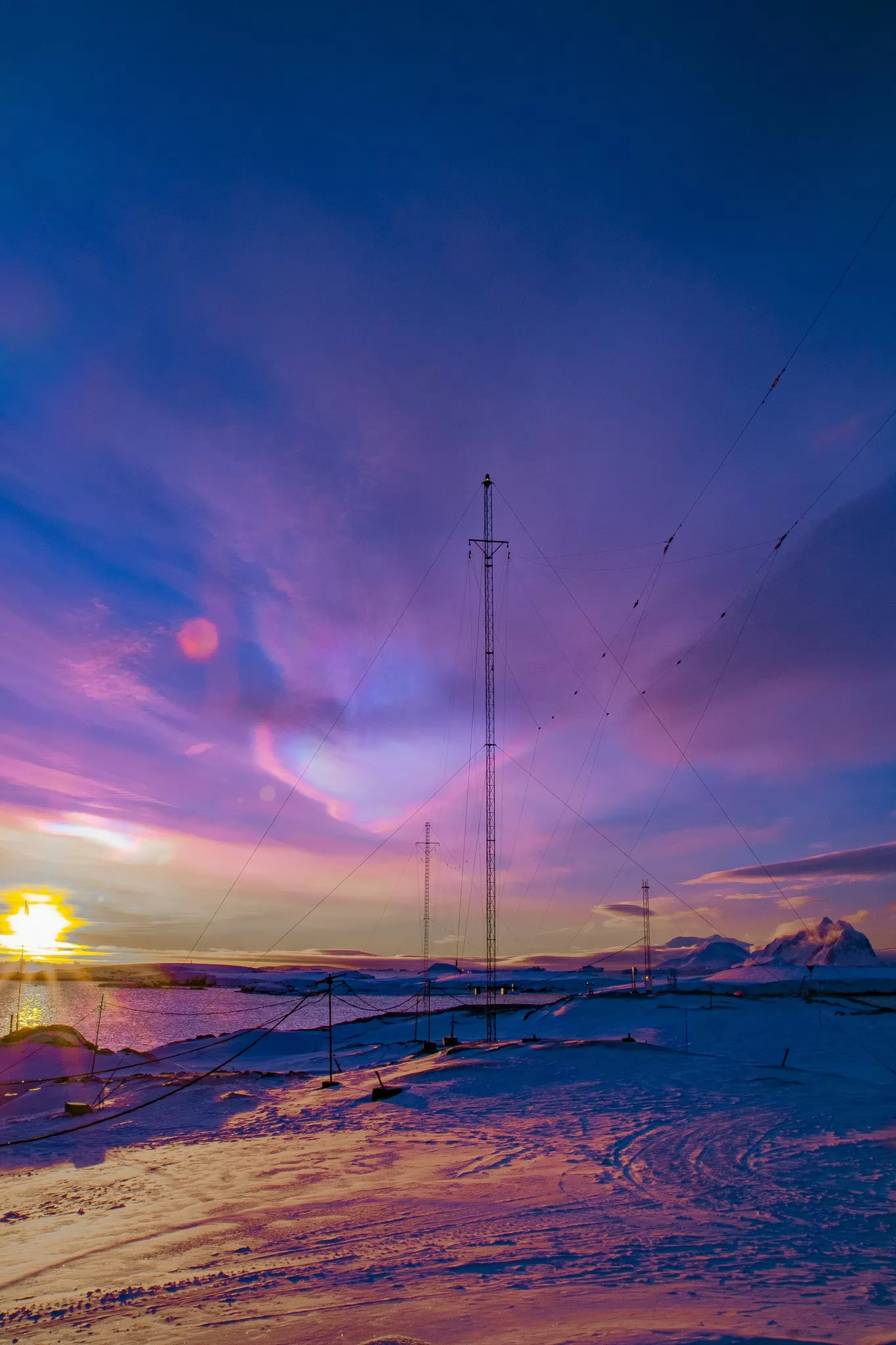 Перламутровые облака. Фото: facebook.com/AntarcticCenter