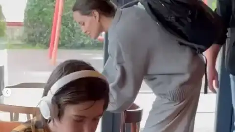 Джоли во Львове. Скриншот: видео/lvivcroissants