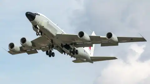 Самолет британских ВВС Rivet Joint (иллюстрация). Фото: Википедия / Steve Lynes