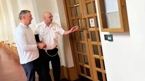 Сергей Тищенко не находится под арестом, он возвращается в Украину и будет давать показания по делу о вымогательстве со стороны WWRT Limited, - адвокат