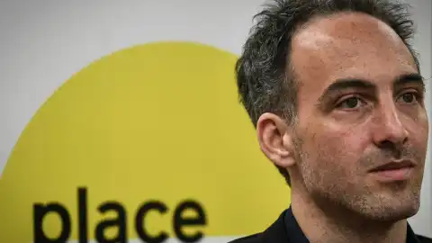 Французский европарламентарий призывает определить стратегической целью военное поражение России