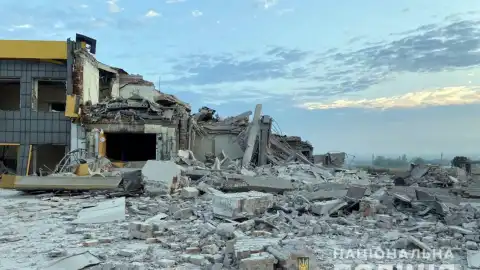 Последствия обстрелов в Донецкой области. Фото: Нацполиция