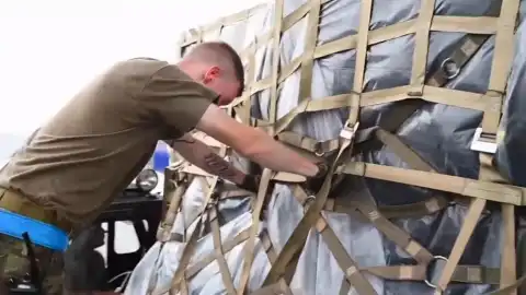 Гуманитарная помощь для Украины. Кадр видеозаписи