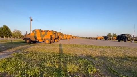 Турецькі бронетранспортери Kirpi. Скріншот відео: Facebook/Оперативне угруповання військ "Каховка"