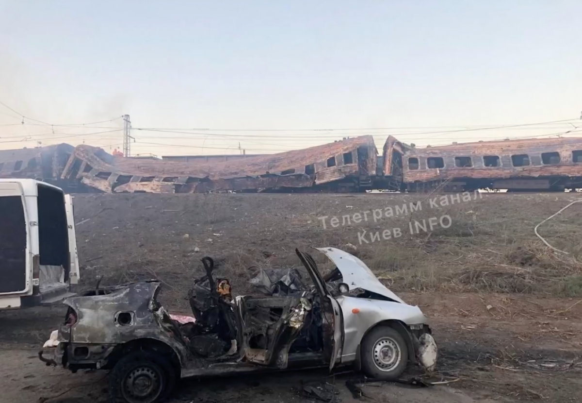 Росіяни завдали ракетного удару пасажирським поїздом у Дніпропетровській області. Фото: скриншот відео