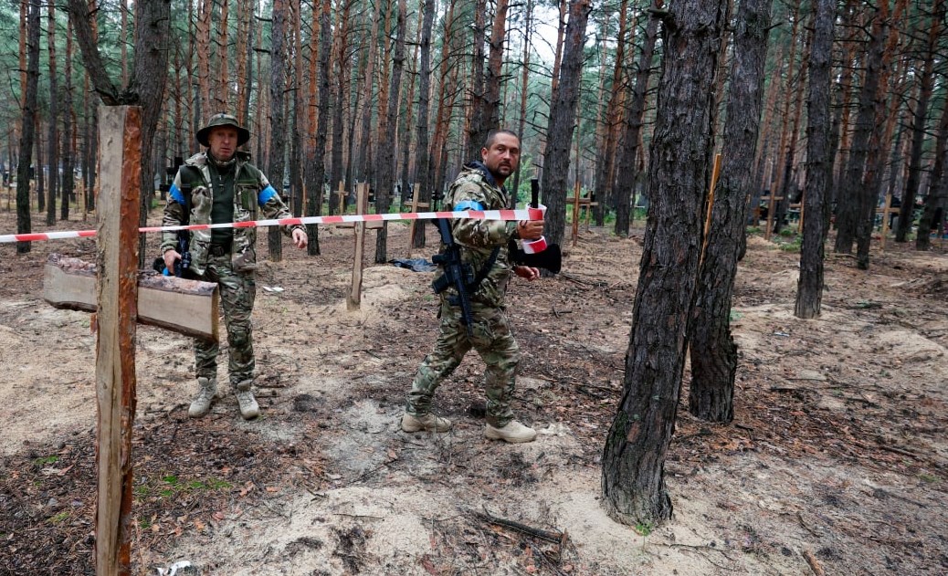 Поховання. Ізюм. Фото: Радіо свобода
