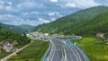 A section of the Yuxi-Chuxiong Expressway in southwest China's Yunnan Province. Photo by Xinhua/Jiang Wenyao.