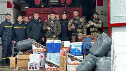 Помощь для Бахмута – людям передали необходимый электроинструмент и технику