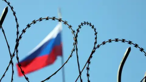 Запрет российского. Фото: Укринформ