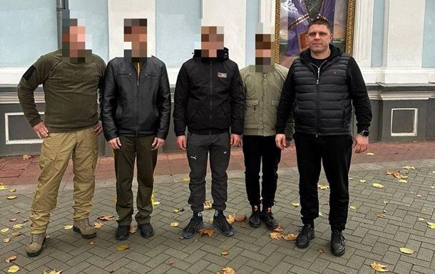 Морпіхи втекли з полону. Фото: Facebook Ігор Копитін
