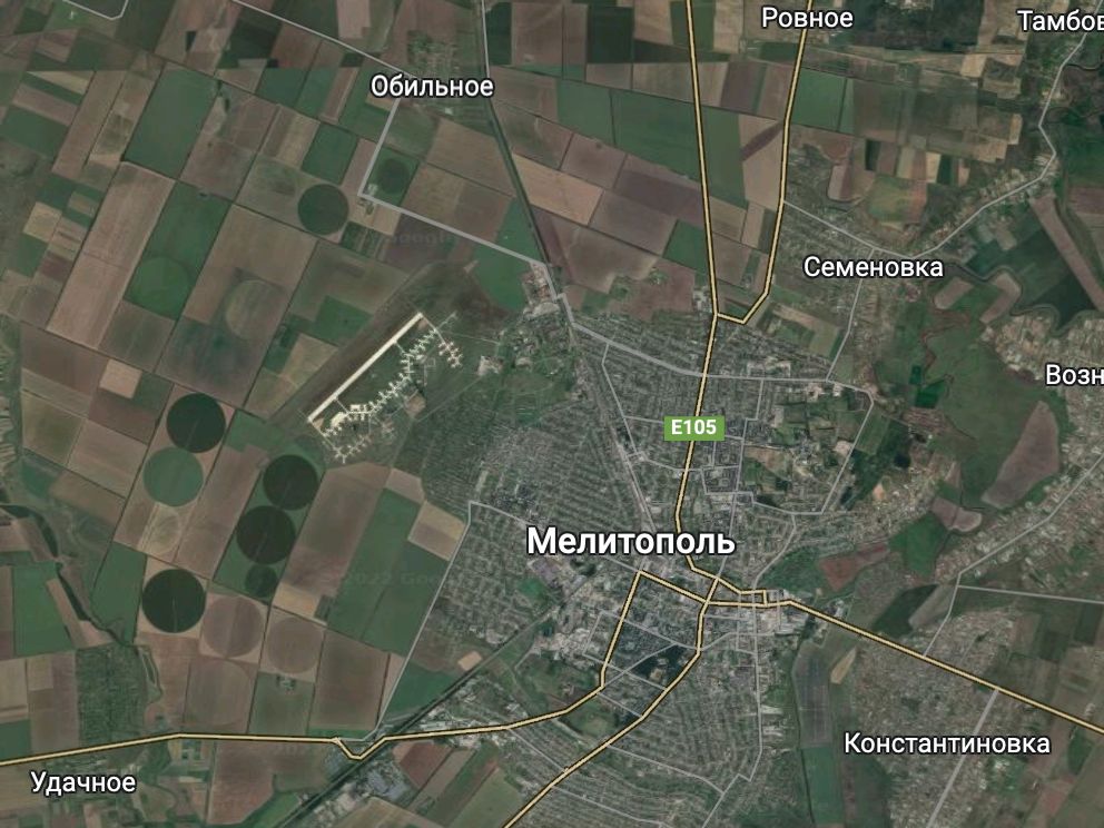 На аеродромі поблизу Мелітополя сталися вибухи. Фото: Google Maps